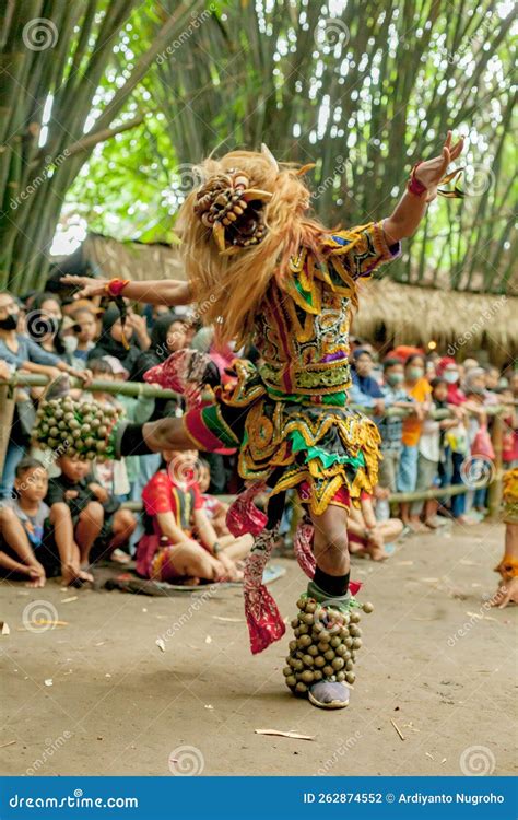 The Buffalo Bride - A Tale of Deception and Sacrifice Woven with Javanese Folklore!